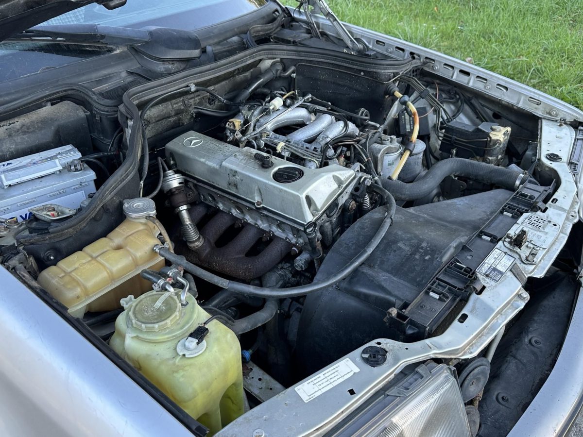 1992 Mercedes-Benz 200 oldtimer autó – Car-Garage Kft. Ráckeve – 8. fotó