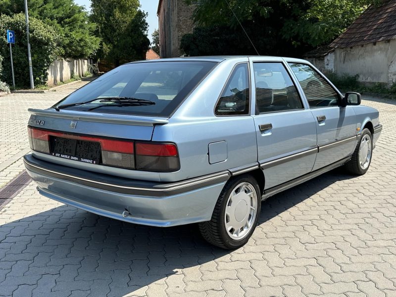 1990 Renault R 21 oldtimer autó – Car-Garage Kft. Ráckeve – 3. fotó