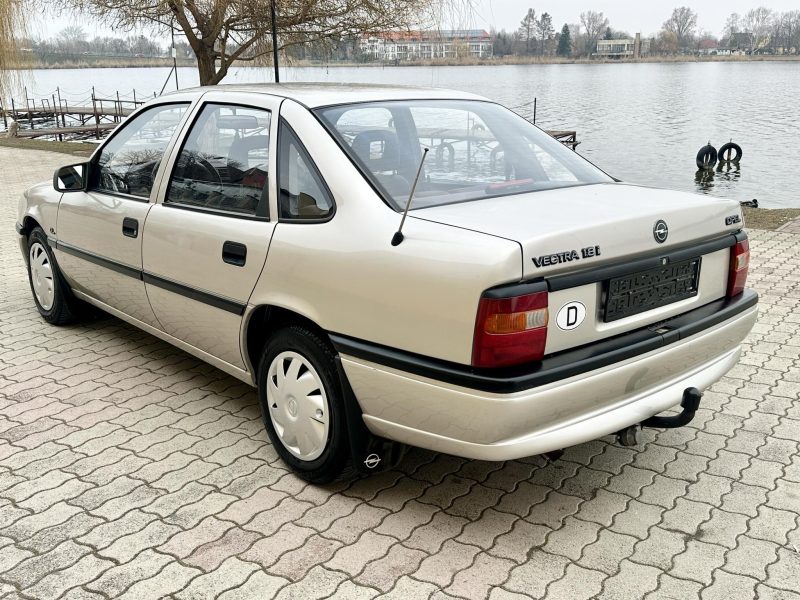 1993 Opel Vectra oldtimer autó – Car-Garage Kft. Ráckeve – 2. fotó