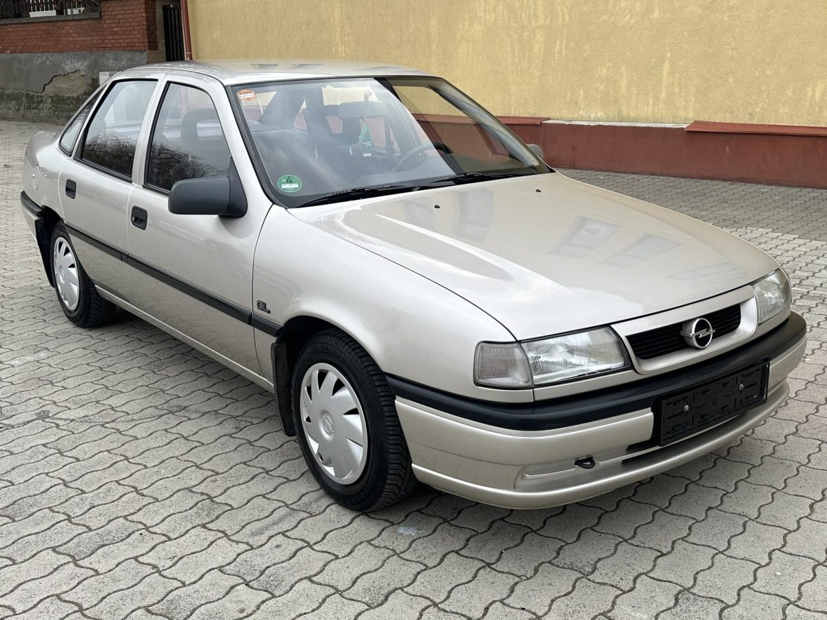 1993 Opel Vectra oldtimer autó – Car-Garage Kft. Ráckeve – 4. fotó