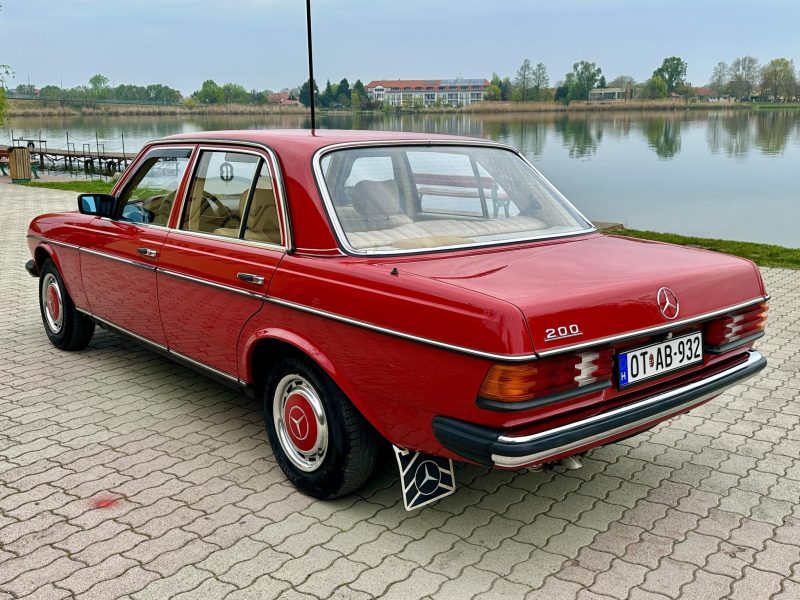 1981 Mercedes-Benz 200 oldtimer autó – Car-Garage Kft. Ráckeve – 2. fotó