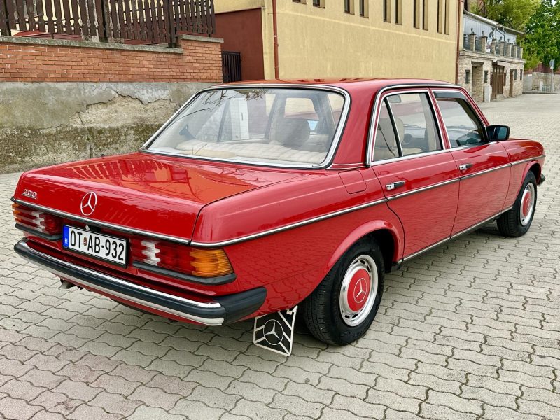 1981 Mercedes-Benz 200 oldtimer autó – Car-Garage Kft. Ráckeve – 3. fotó