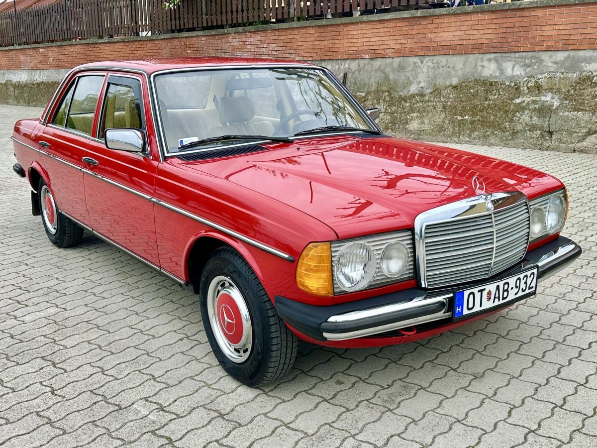 1981 Mercedes-Benz 200 oldtimer autó – Car-Garage Kft. Ráckeve – 4. fotó