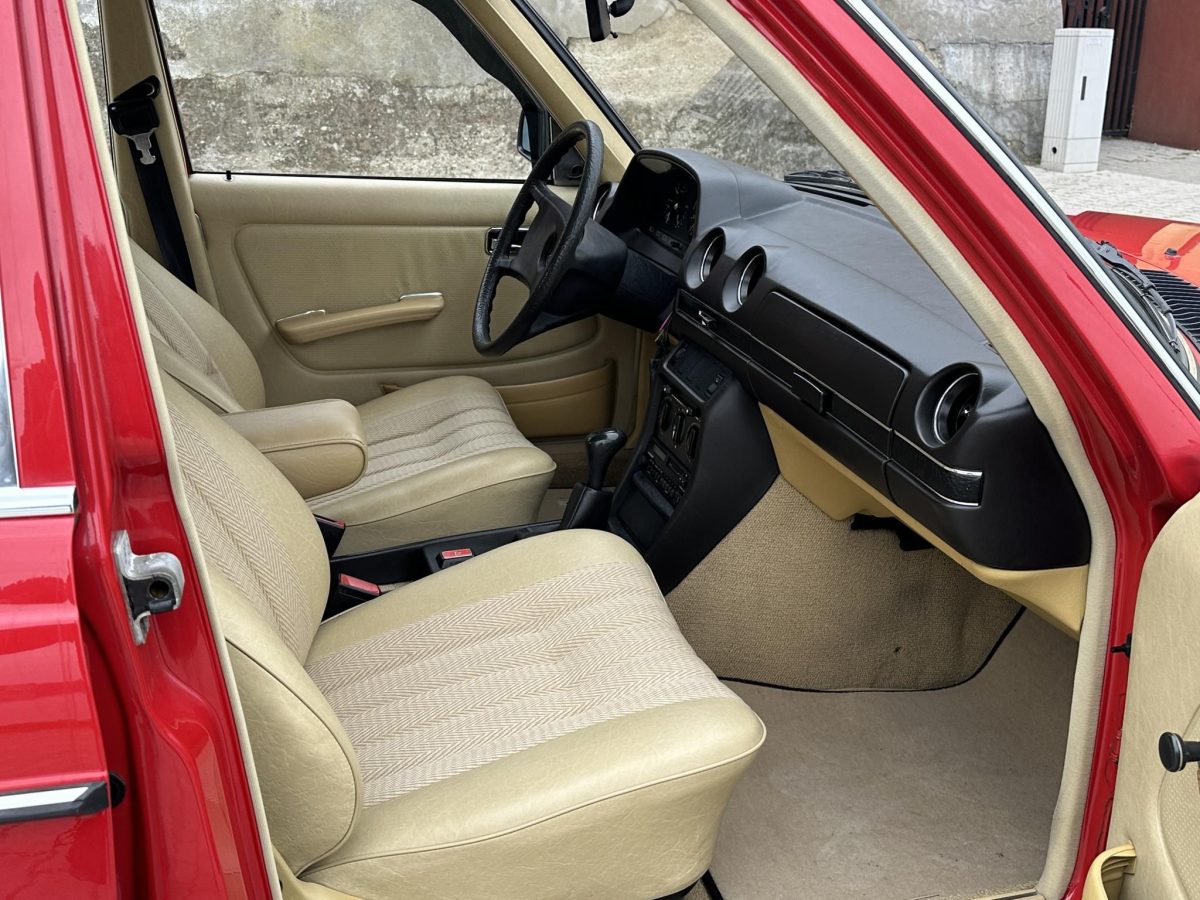 1981 Mercedes-Benz 200 oldtimer autó – Car-Garage Kft. Ráckeve – 5. fotó
