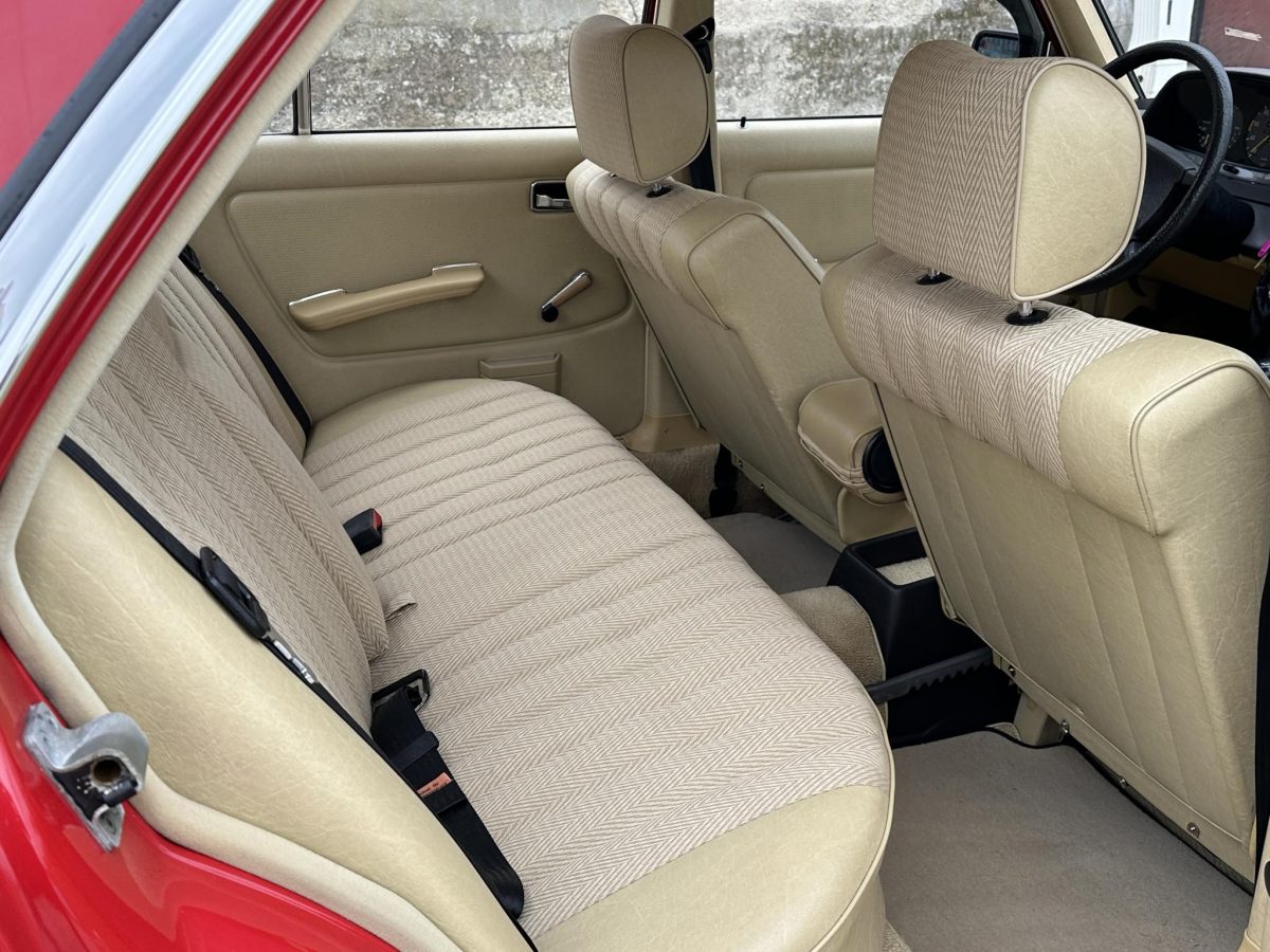 1981 Mercedes-Benz 200 oldtimer autó – Car-Garage Kft. Ráckeve – 6. fotó