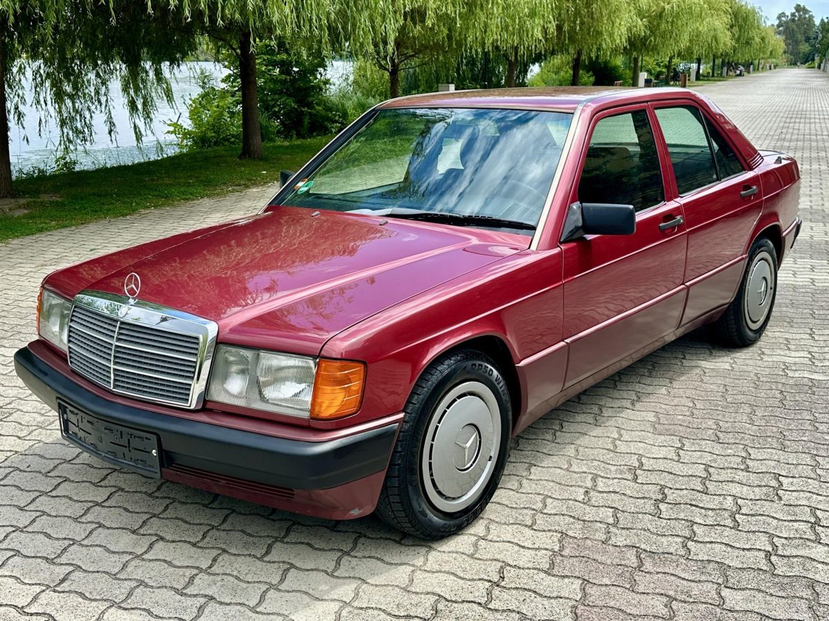 1990 Mercedes-Benz 190 oldtimer autó – Car-Garage Kft. Ráckeve