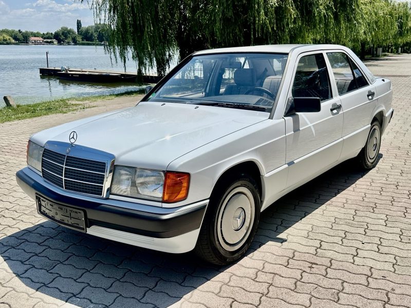 1992 Mercedes-Benz 190 oldtimer autó – Car-Garage Kft. Ráckeve