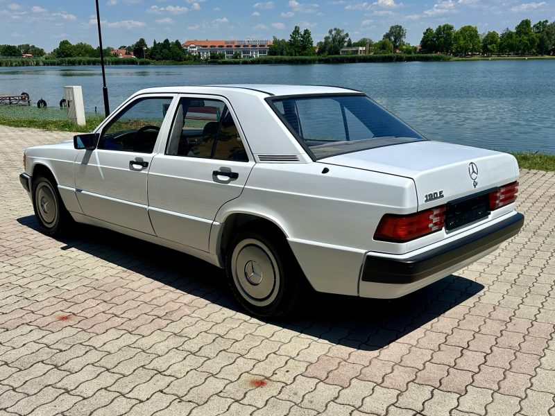 1992 Mercedes-Benz 190 oldtimer autó – Car-Garage Kft. Ráckeve – 2. fotó