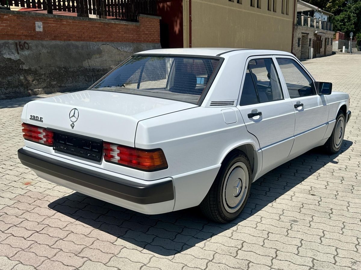 1992 Mercedes-Benz 190 oldtimer autó – Car-Garage Kft. Ráckeve – 3. fotó