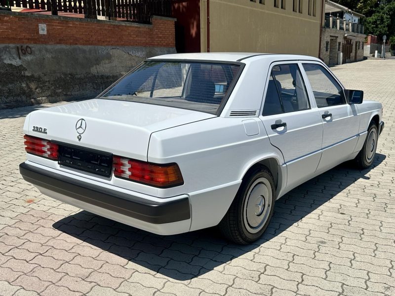 1992 Mercedes-Benz 190 oldtimer autó – Car-Garage Kft. Ráckeve – 3. fotó