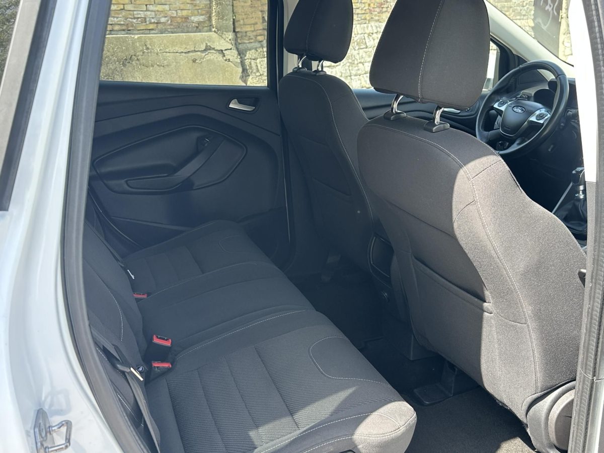 2013 Ford Kuga használt autó – Car-Garage Kft. Ráckeve – 6. fotó