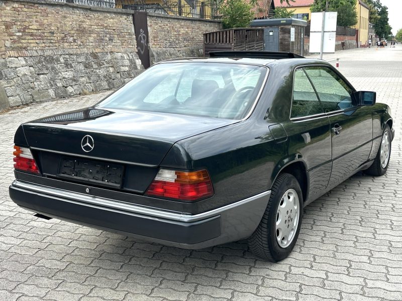 1991 Mercedes-Benz 300 oldtimer autó – Car-Garage Kft. Ráckeve – 3. fotó