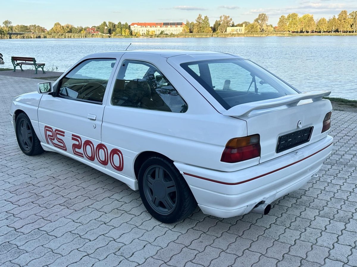 1991 Ford Escort oldtimer autó – Car-Garage Kft. Ráckeve – 2. fotó
