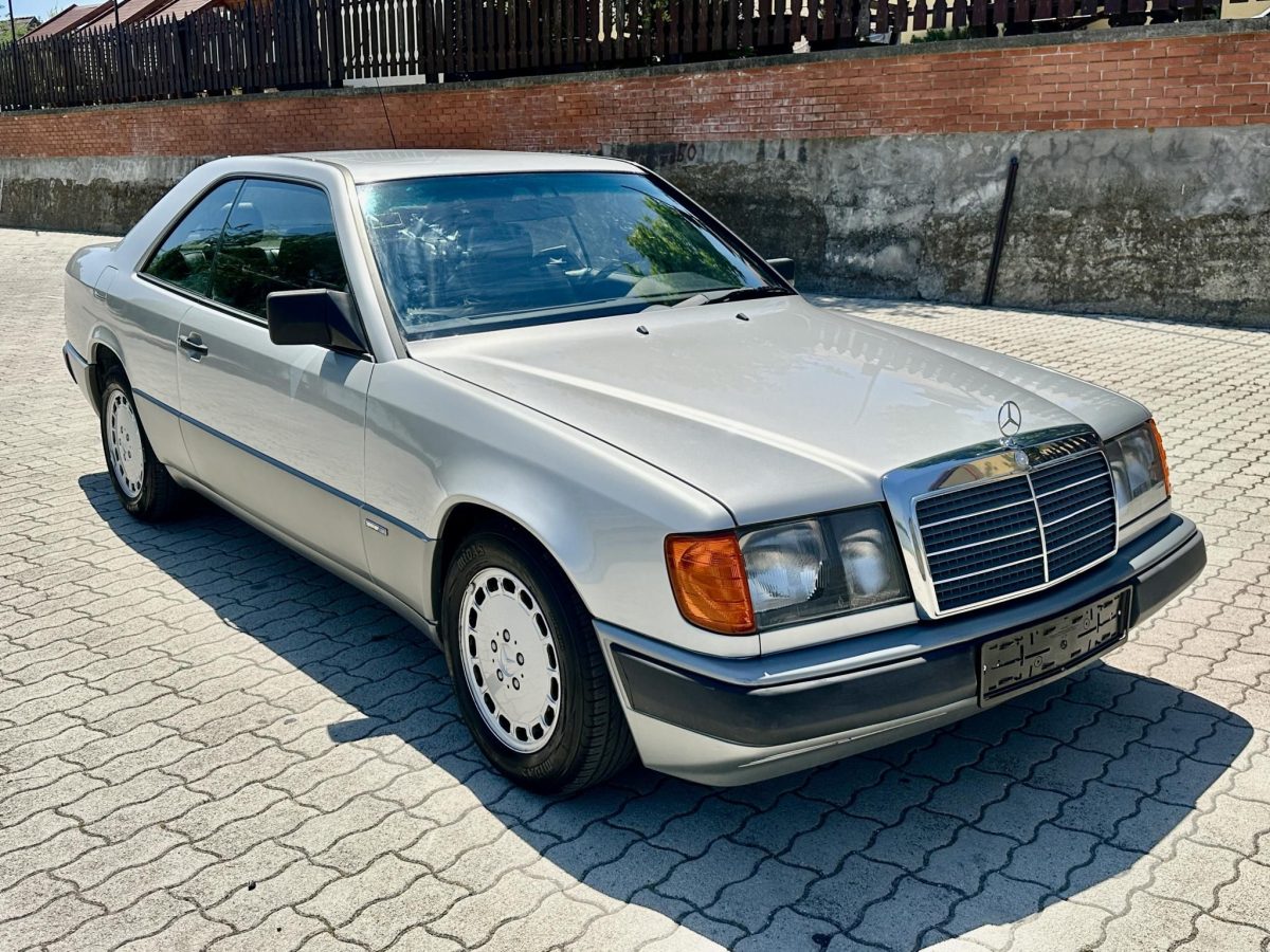 1989 Mercedes-Benz 300 oldtimer autó – Car-Garage Kft. Ráckeve – 4. fotó