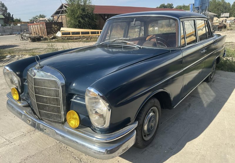 1968 Mercedes-Benz W 111 oldtimer autó – Car-Garage Kft. Ráckeve