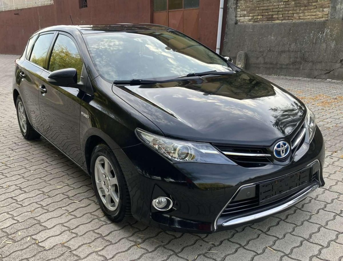 2013 Toyota Auris használt autó – Car-Garage Kft. Ráckeve – 4. fotó