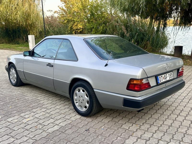 1991 Mercedes-Benz 300 oldtimer autó – Car-Garage Kft. Ráckeve – 2. fotó